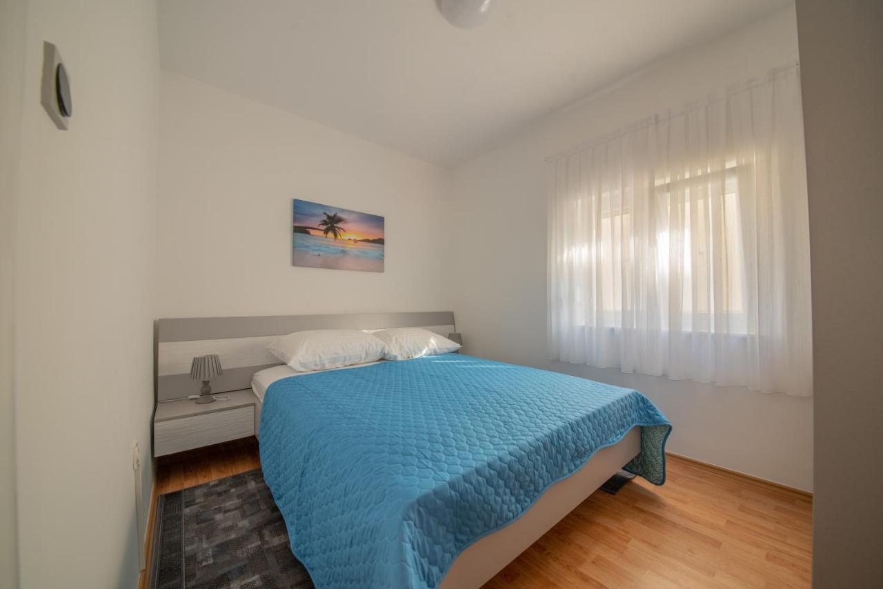 Ferienwohnung Apartman Bozica Vir Exterior foto