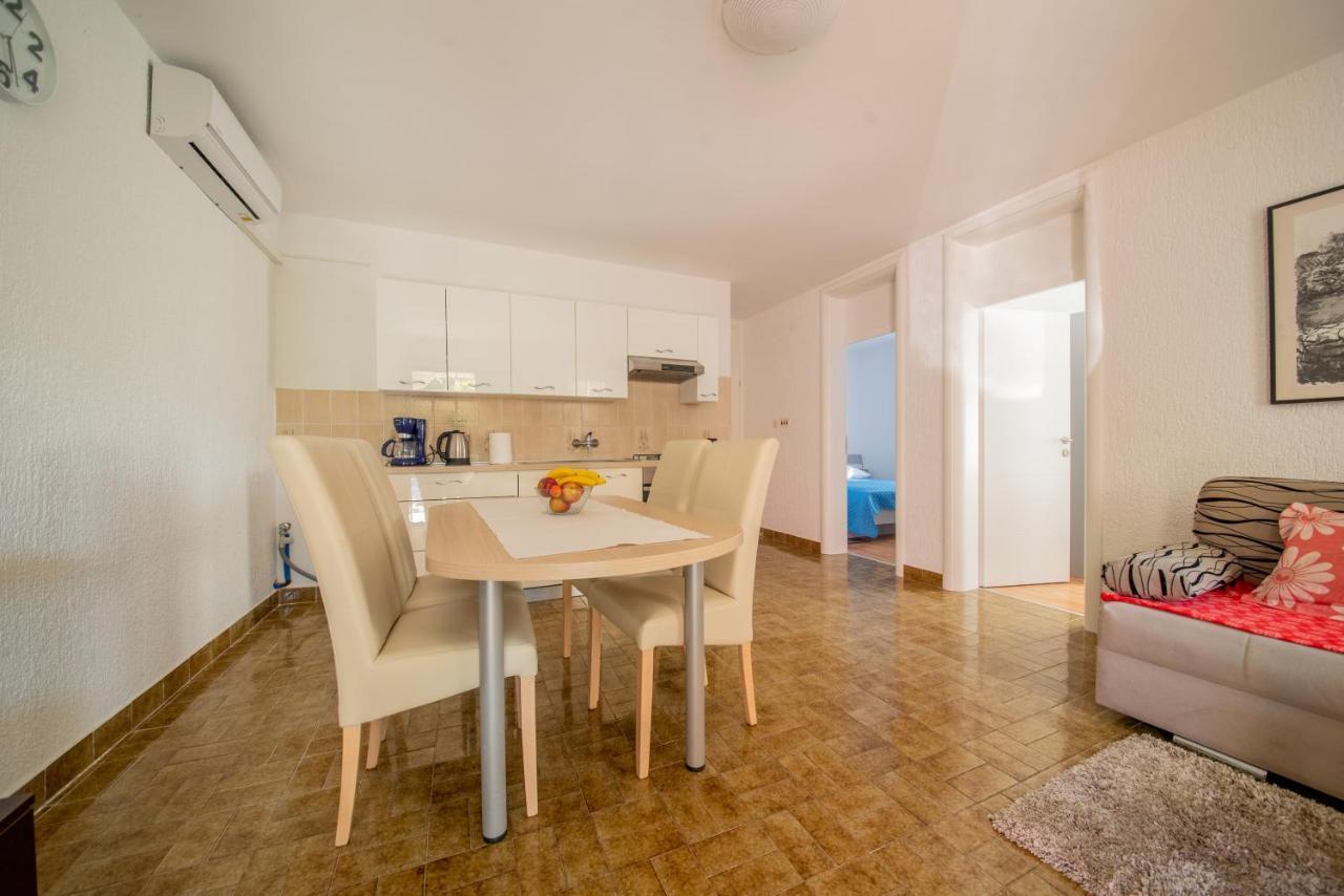 Ferienwohnung Apartman Bozica Vir Exterior foto